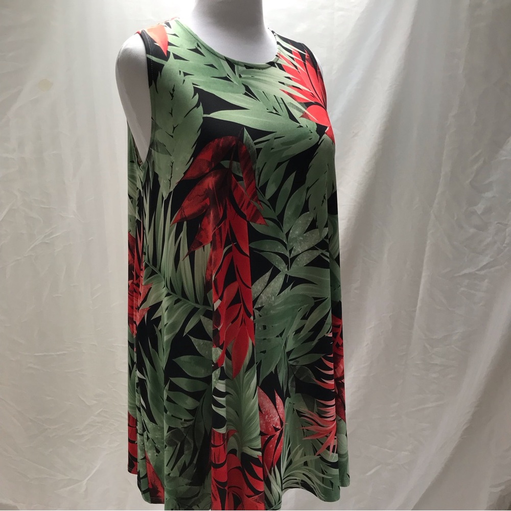 💥Host Pick 💥 colorful swing dress in tropical print. Size L